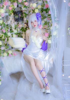 《漂亮的女邻居》在线